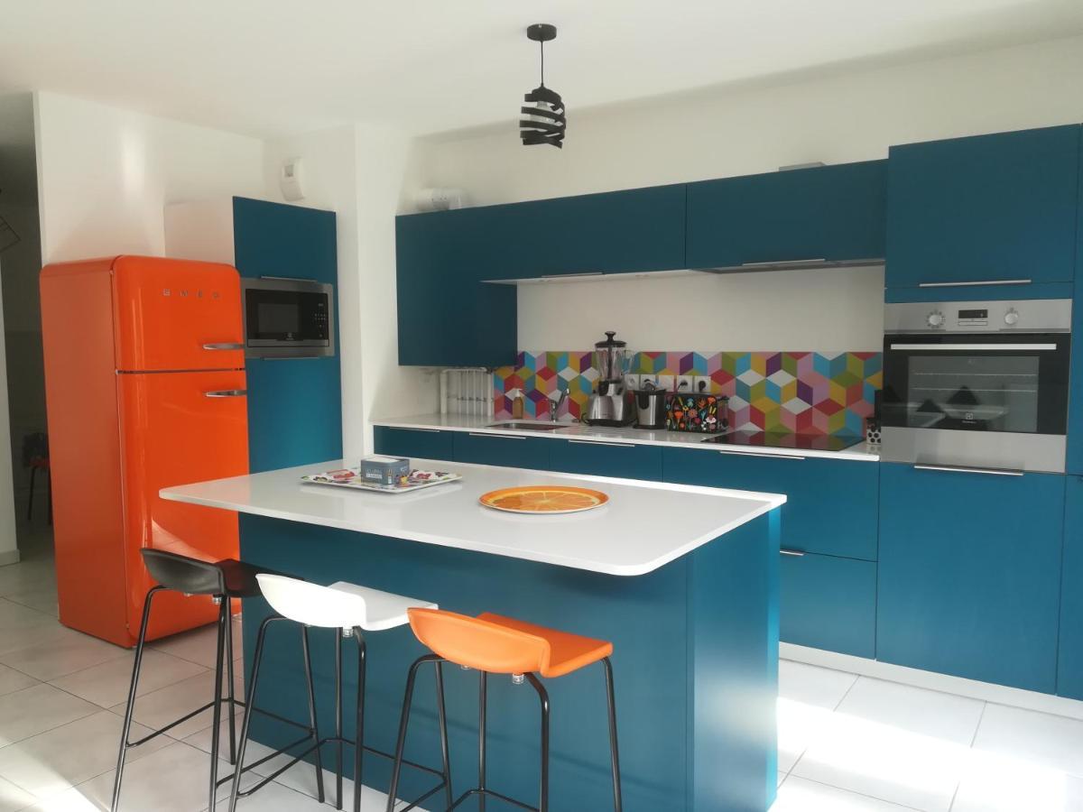 Bel Appartement Avec Terrasse - Plage De Carro A Pied マルティーグ エクステリア 写真