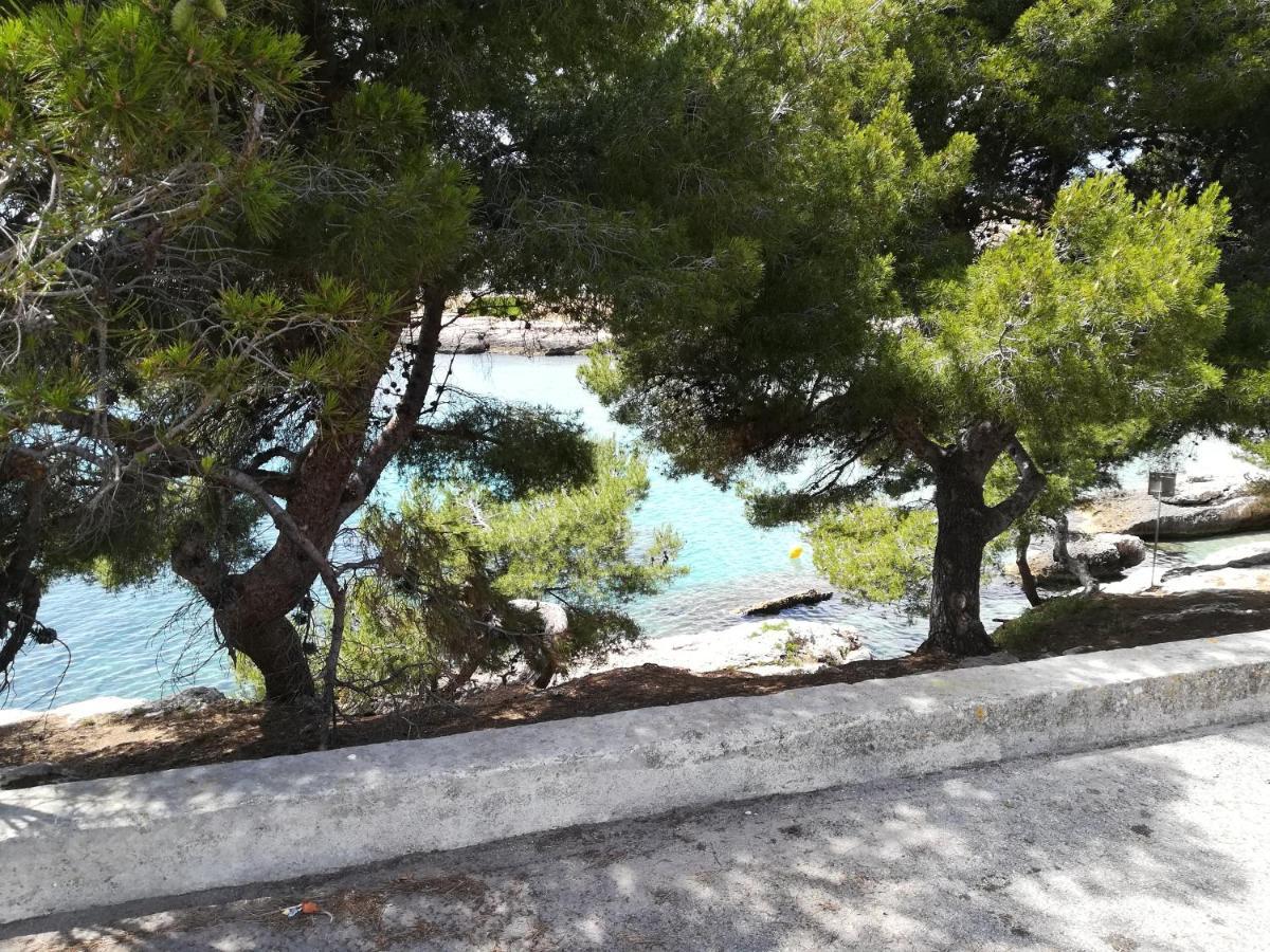 Bel Appartement Avec Terrasse - Plage De Carro A Pied マルティーグ エクステリア 写真