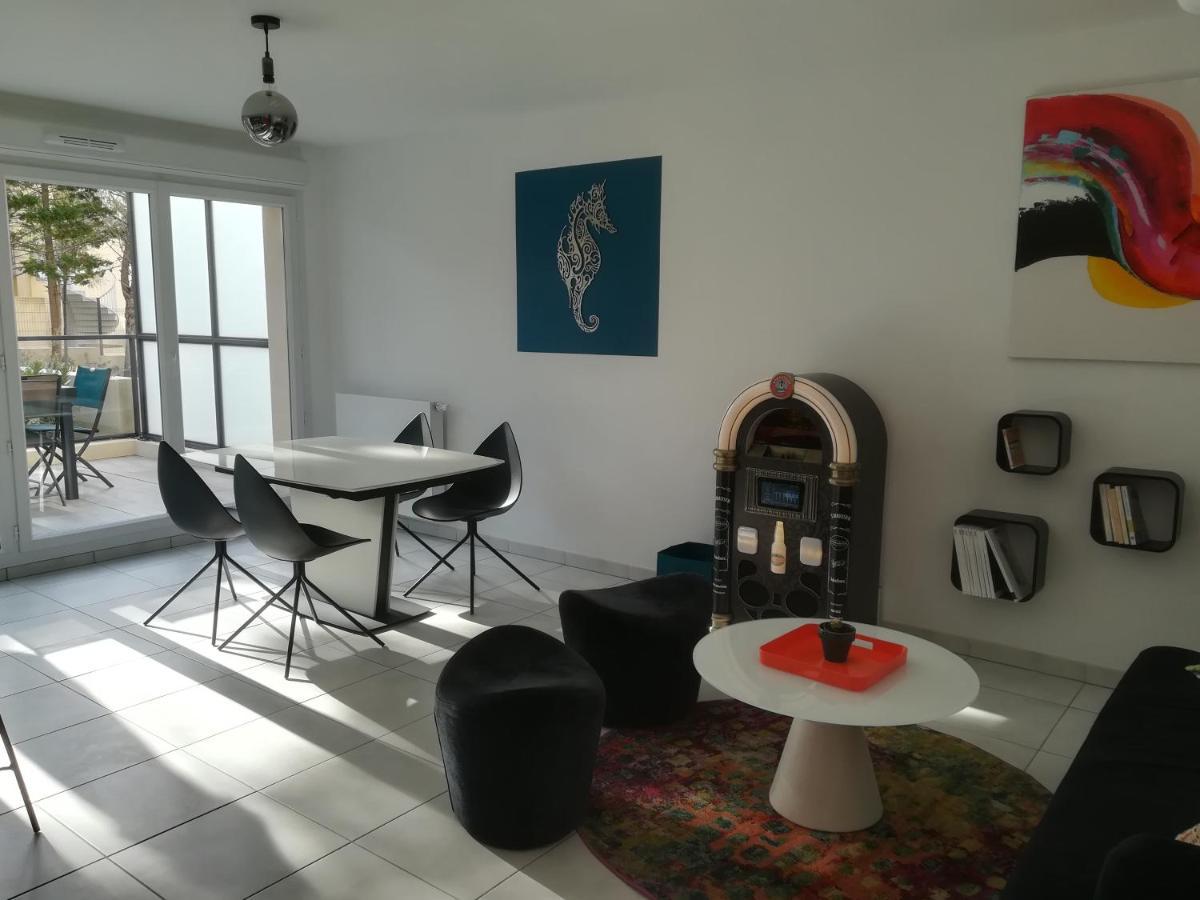 Bel Appartement Avec Terrasse - Plage De Carro A Pied マルティーグ エクステリア 写真