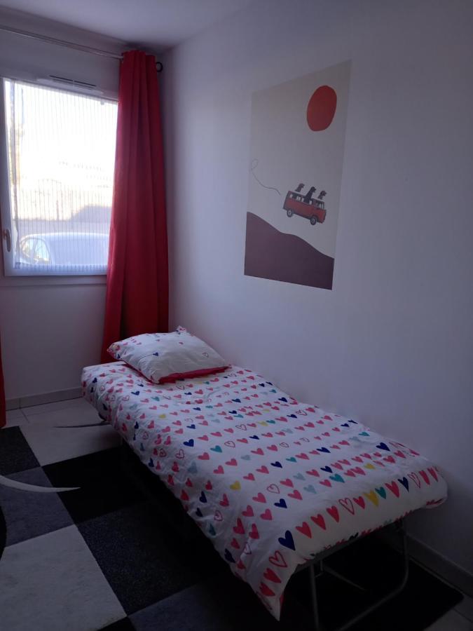 Bel Appartement Avec Terrasse - Plage De Carro A Pied マルティーグ エクステリア 写真