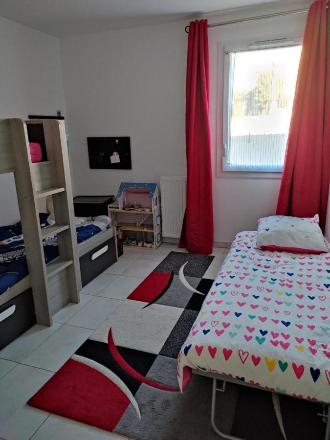 Bel Appartement Avec Terrasse - Plage De Carro A Pied マルティーグ エクステリア 写真